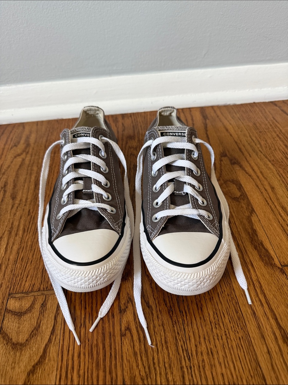 Converse Low Top Sneakers in Gray and White